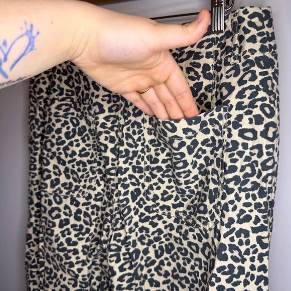 Nicole Miller Leopard Print Pants High Rise Straight Leg Size 6 - Picture 7 of 7